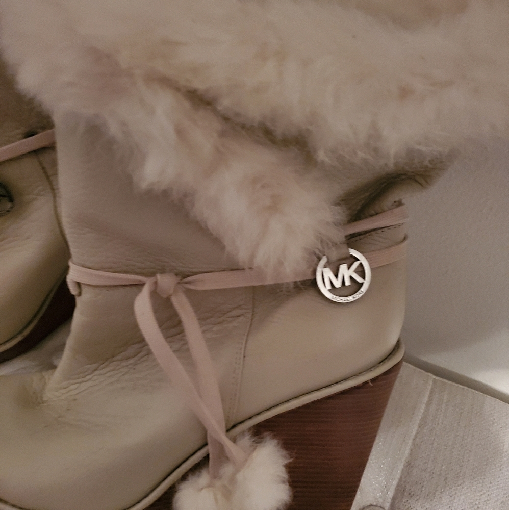 Micheal Kors Boots